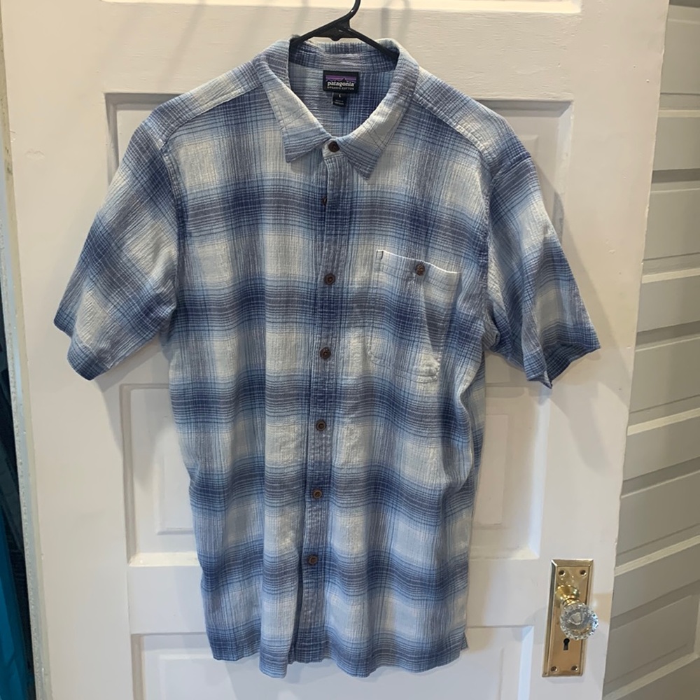 Patagonia organic cotton SS button tee - Large